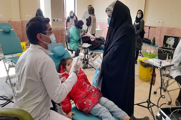 دانشجویانی که در لباس جهاد محرومین را در مییابند دانشجویانی که در لباس جهاد محرومین را در مییابند