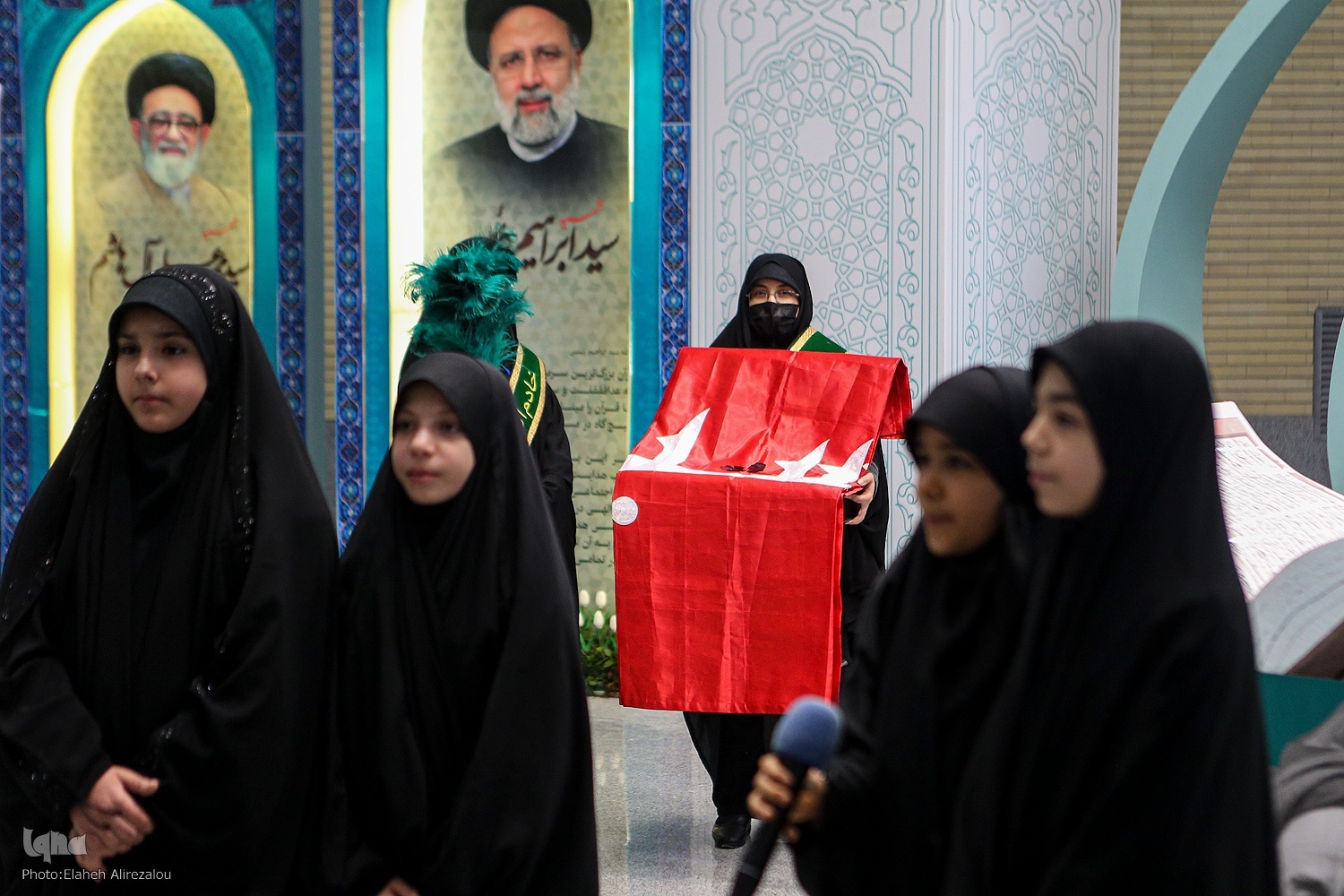 لبخندها و اشکهای لبخندها و اشکهای