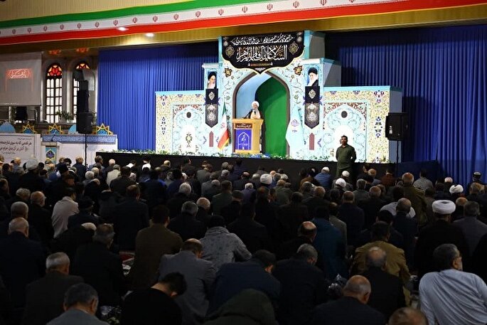 دانشجویان ثابت کردند باید در مقابل استکبار ایستاد