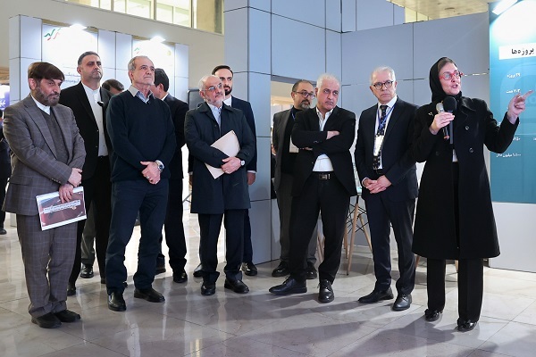 بازدید پزشکیان از نمایشگاه توانمندی‌های بخش صنعت