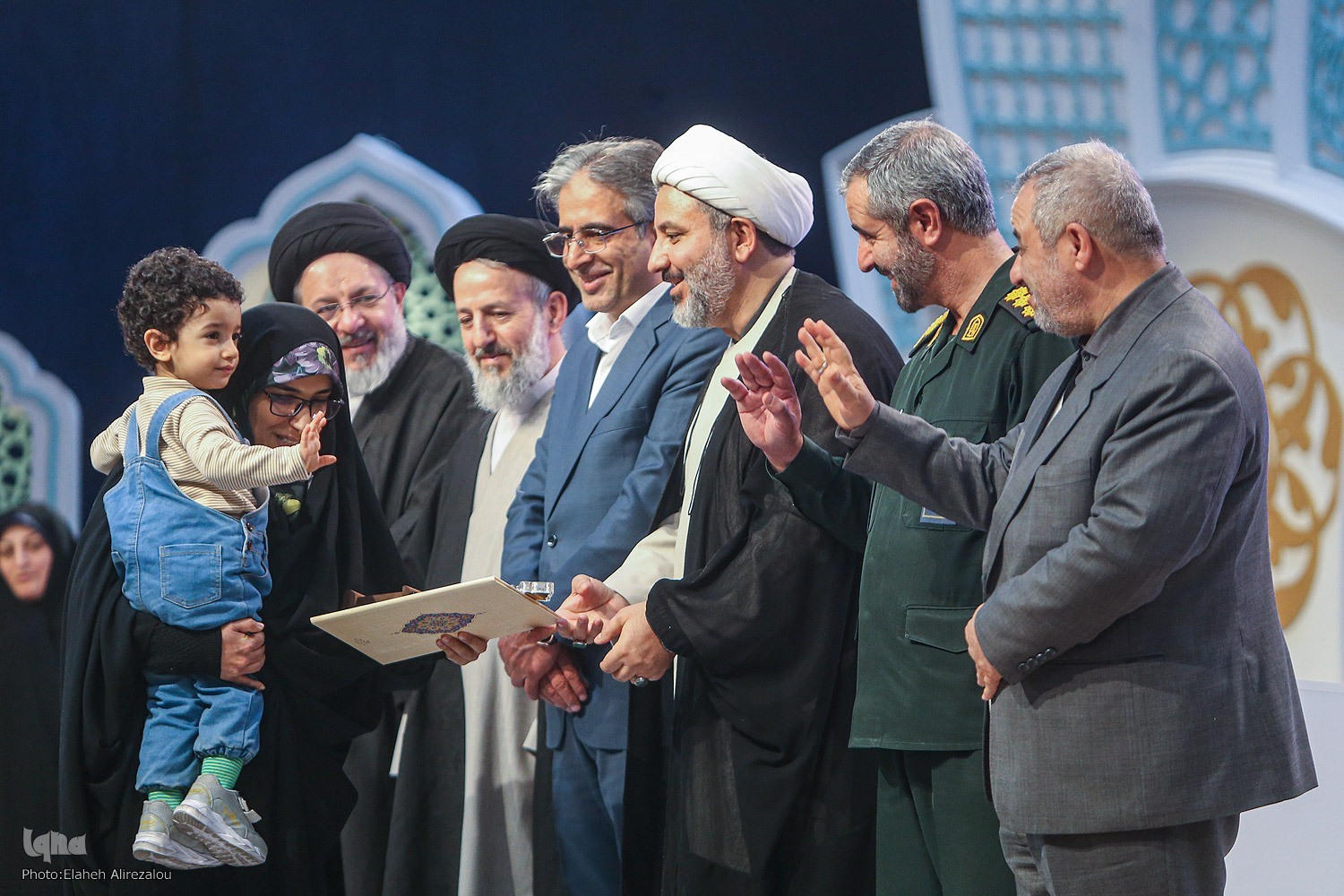 برکت حضور کودکان در کنار مادران قرانی