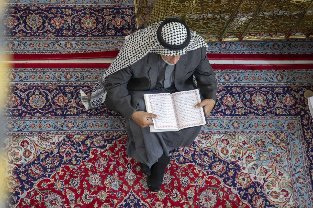 تصاویری از مراسم قرائت دعای کمیل در حرم حضرت عباس (ع)