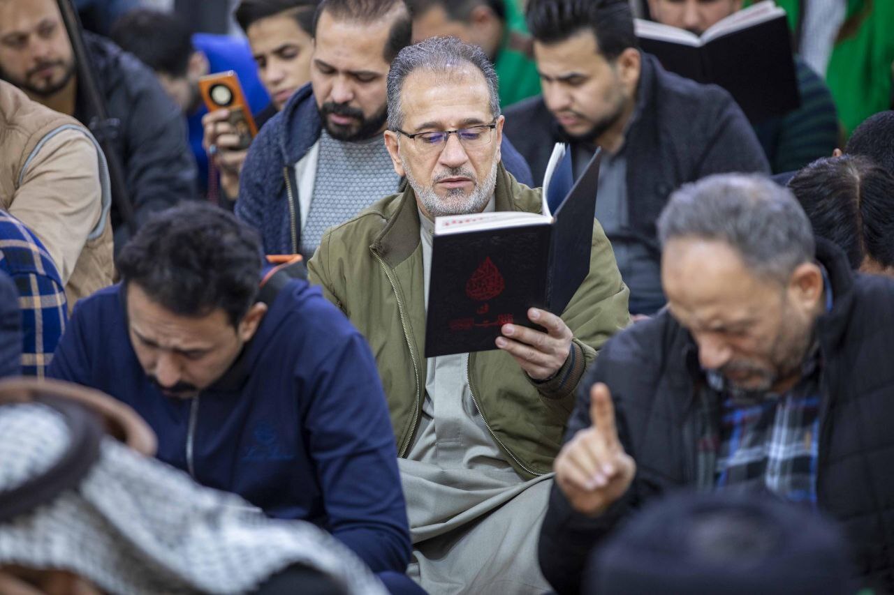 تصاویری از مراسم قرائت دعای کمیل در حرم حضرت عباس (ع)