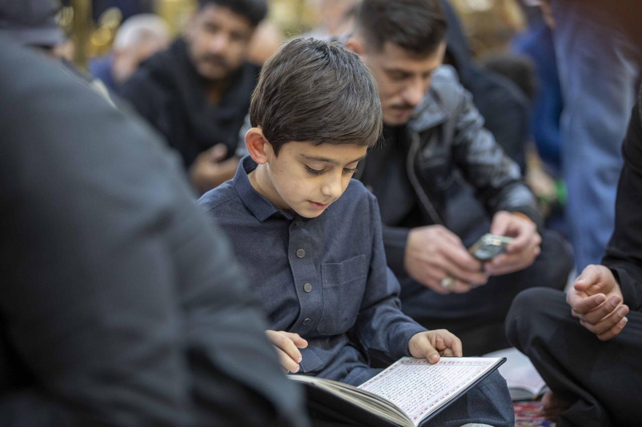 تصاویری از مراسم قرائت دعای کمیل در حرم حضرت عباس (ع)