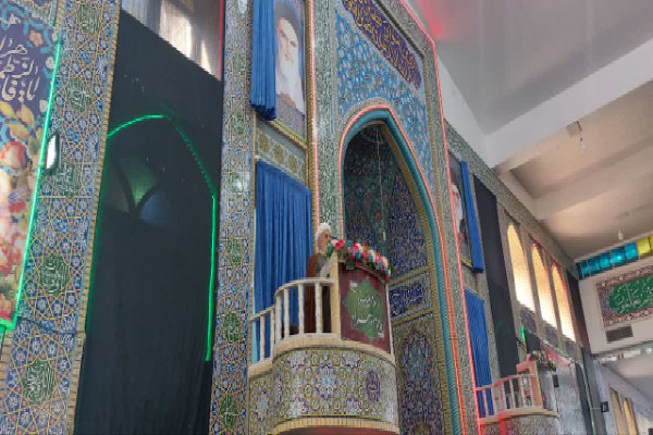 هیچ دشمنی را نباید حقیر شمرد