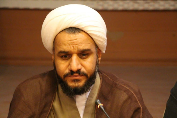 تکریم خانواده شهدا واجب است