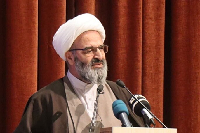 مسئولان برای خدمت به مردم جهادی وارد میدان شوند