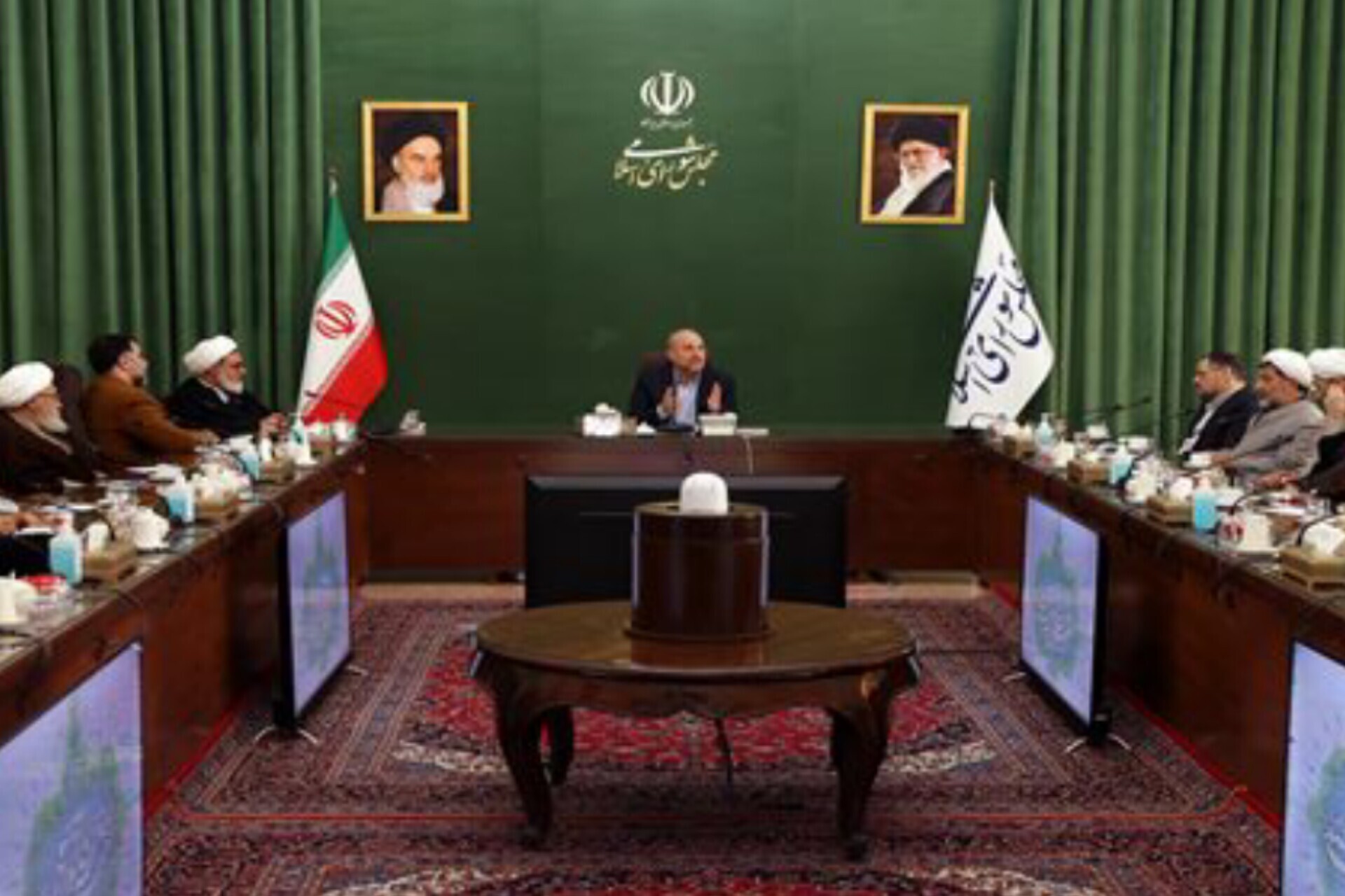 قالیباف در دیدار جمعی از علمای مرکز تحقیقات اسلامی قم