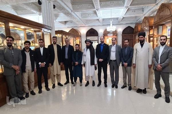 تشرف معاون وزیر حمل و نقل امارت اسلامی افغانستان به حرم امام رضا(ع)