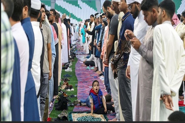 برگزاری مراسم عید فطر در برخی کشورها + عکس