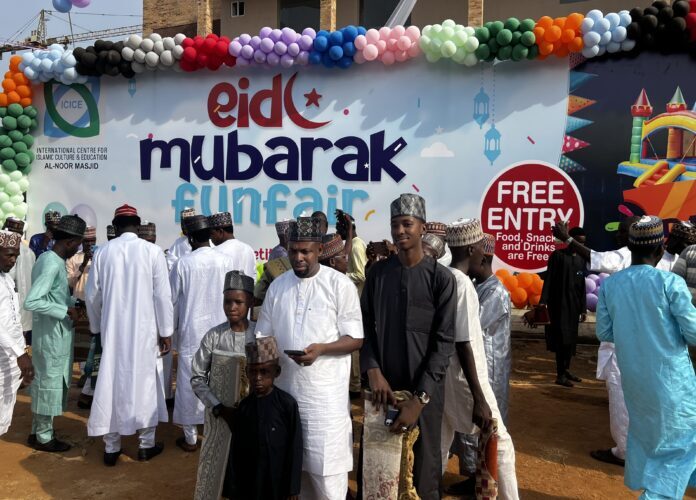 نماز عید فطر در سراسر جهان به روایت تصویر