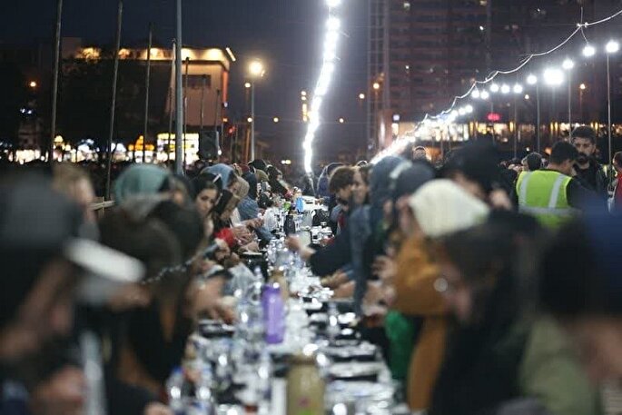 برگزاری ضیافت افطاری ۳ هزار نفری در منطقه آزاد انزلی