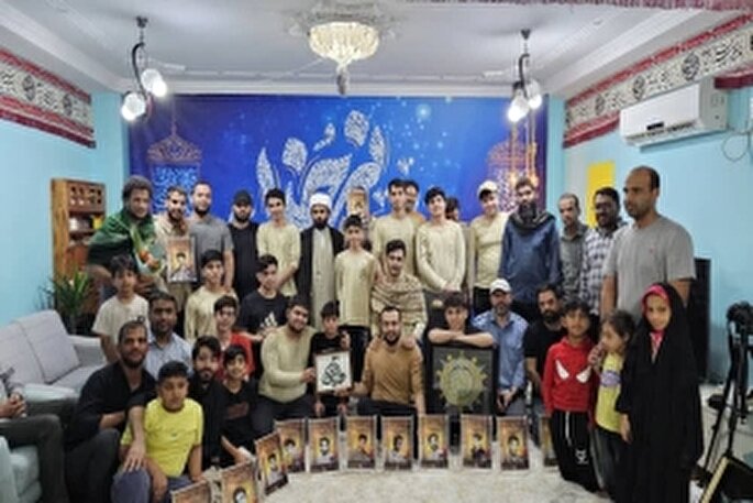 تجلیل از دو مداح هرمزگانی و یک گروه جهادی تهرانی در بندرعباس