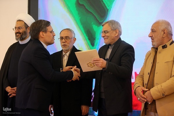 دیدارهای قرآنی رهبر انقلاب و طنین نام ایران در رقابتهای بینالمللی قرآن دیدارهای قرآنی رهبر انقلاب و طنین نام ایران در رقابتهای بینالمللی قرآن