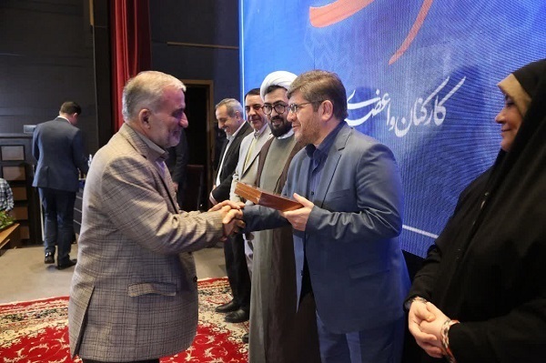 دیدارهای قرآنی رهبر انقلاب و طنین نام ایران در رقابتهای بینالمللی قرآن دیدارهای قرآنی رهبر انقلاب و طنین نام ایران در رقابتهای بینالمللی قرآن