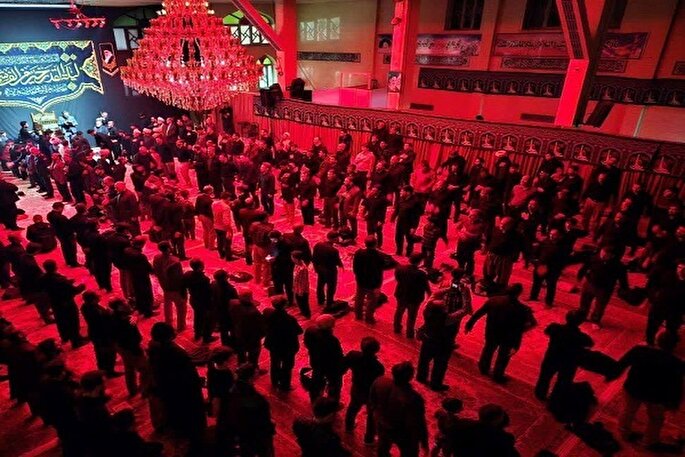 عکس | احیای شب بیست‌ و‌ یکم ماه رمضان در سنندج