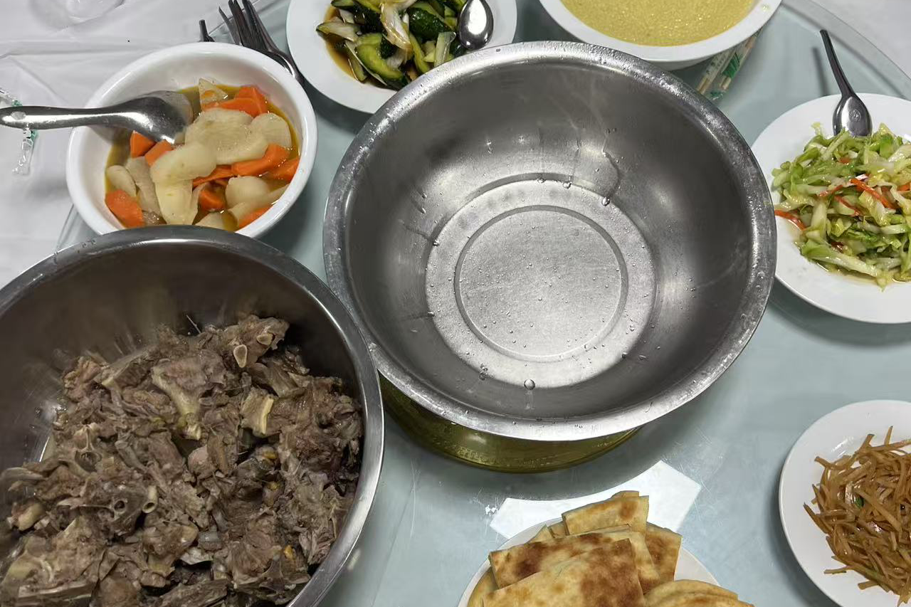 تلفیق معنویت و مهماننوازی در مراسم افطاری مسجد چینی تلفیق معنویت و مهماننوازی در مراسم افطاری مسجد چینی