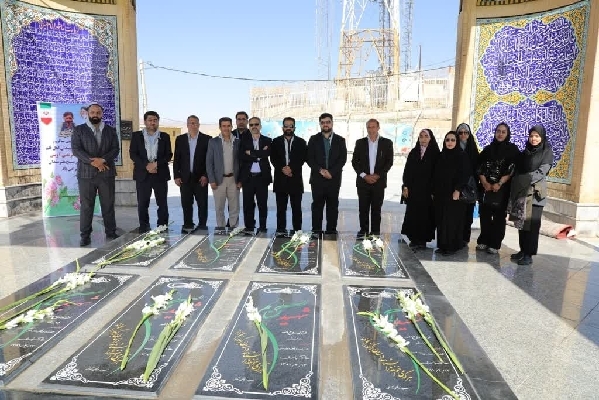 هنرمندان بسیجی چهارمحال‌و‌بختیاری با شهدا تجدید میثاق کردند