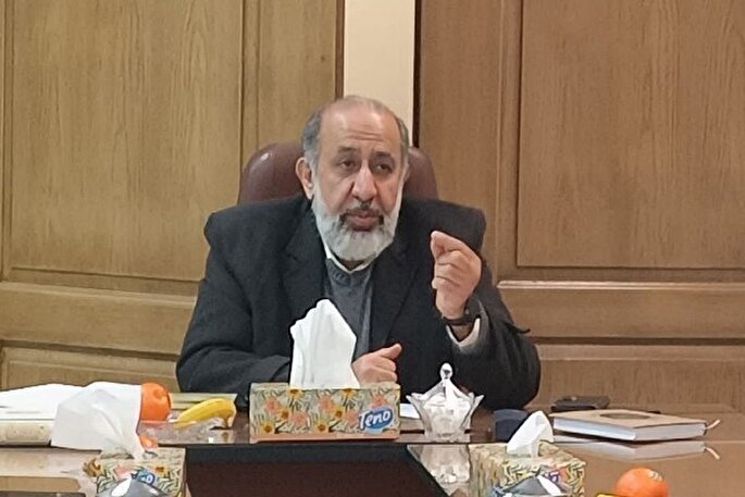 آنچه انسان را خوار و ذلیل می‌کند