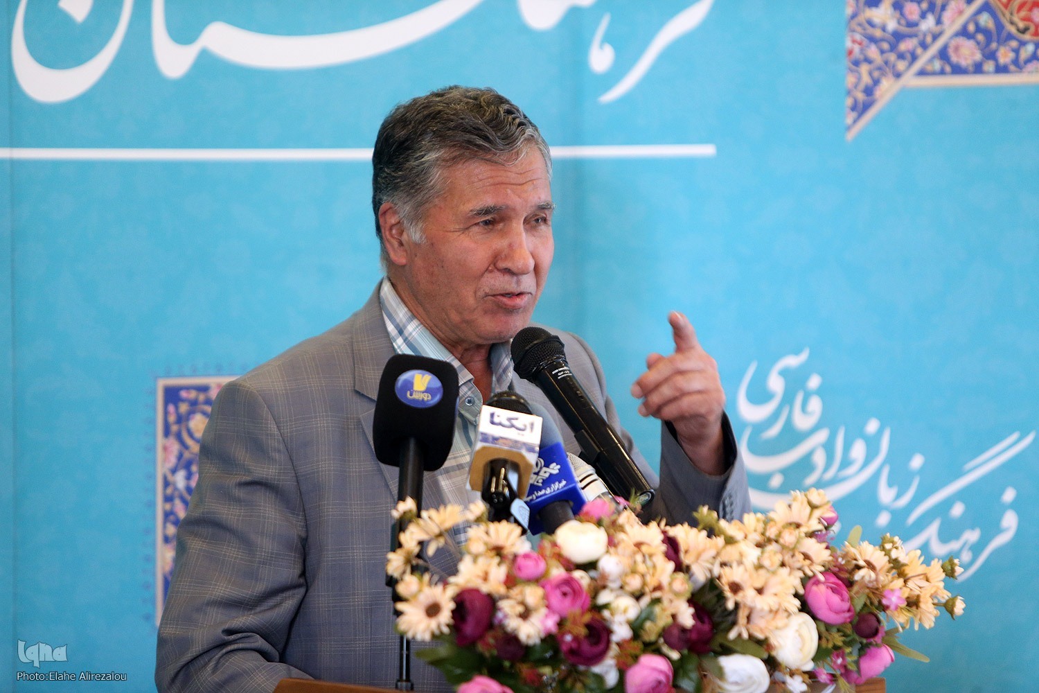 قرآن‌پژوهی حاصل ابداع استاد خرمشاهی است