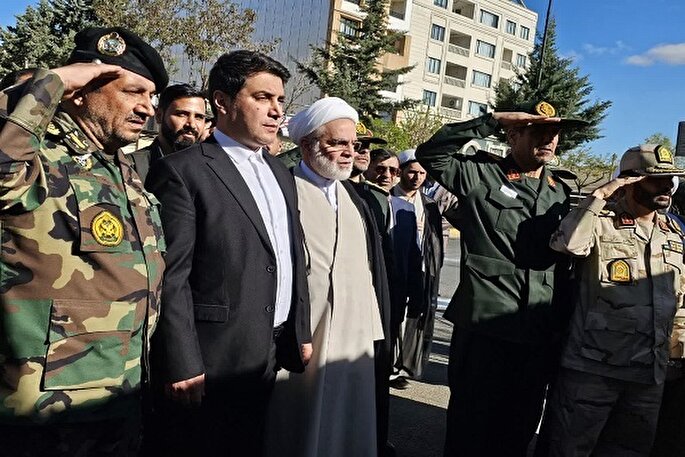 ارتش مظهر متعالی صلابت و حصار مستحکمی در برابر دشمن است