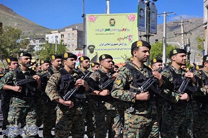 عکس | مراسم رژه روز ارتش در سنندج