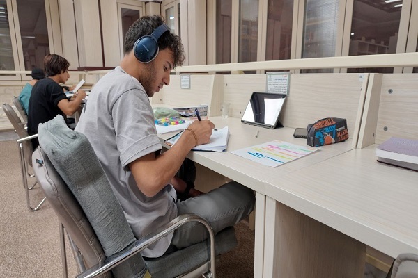 کتابخانه الروضه الحیدریه؛ منبعی غنی و مرجع برای اهل دانش + عکس کتابخانه الروضه الحیدریه؛ منبعی غنی و مرجع برای اهل دانش + عکس