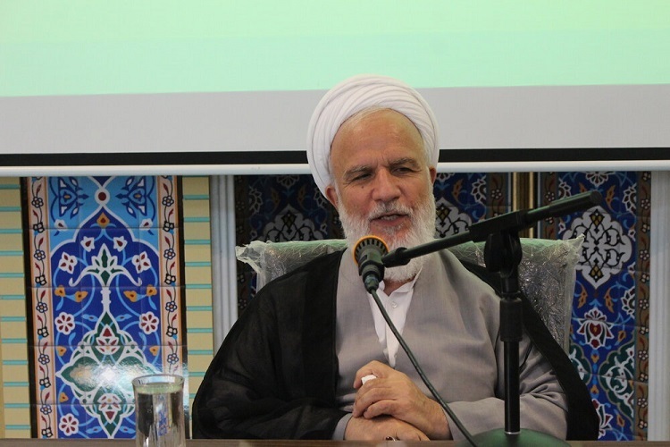 از توصیه قرآن‌ به عقل‌گرایی و خردورزی تا لزوم دوری از غلو در اشعار مداحی 