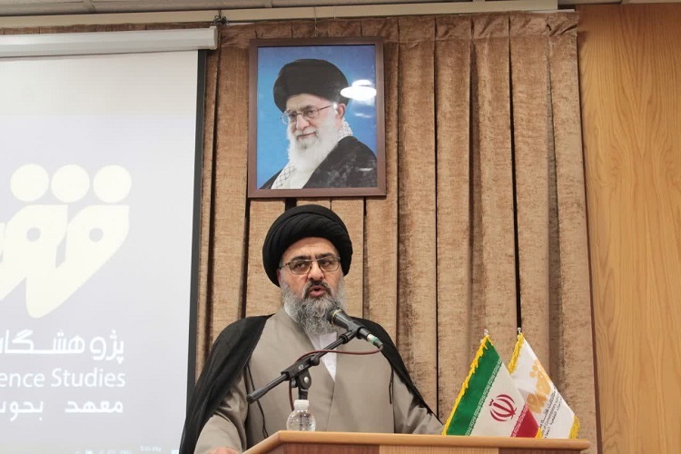 اراسل/ نیازمند فقهای زمان‌شناس و جامع‌نگر هستیم