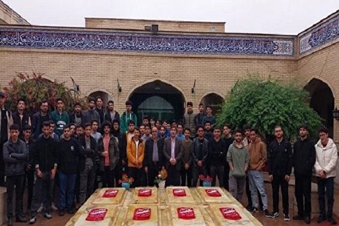 حضور دانشجویان دانشگاه نوشیروانی بابل در موزه دفاع مقدس و مقاومت مازندران