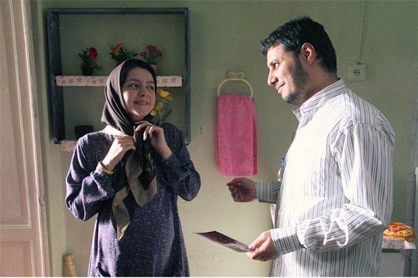 پنجشنبه ارسالی / «آبی روشن»، «آپاراتچی» و «کیمیا» میهمان شبکه‌های سیما شدند