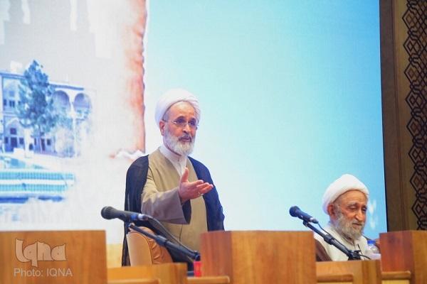 آیت الله علیرضا اعرافی، مدیر حوزه‌های علمیه