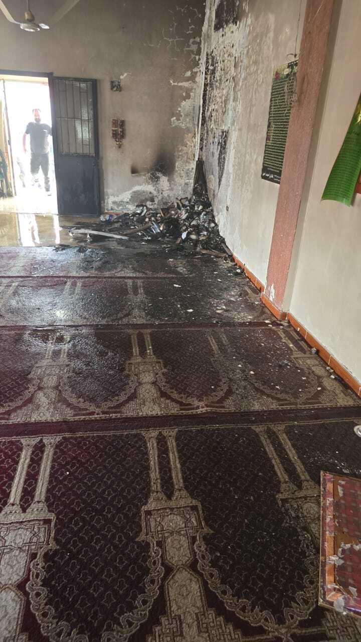 آتش زدن مسجدی در لبنان توسط عناصر وابسته به رژیم جولانی + عکس آتش زدن مسجدی در لبنان توسط عناصر وابسته به رژیم جولانی + عکس
