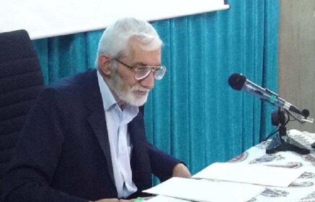 مردی شهیر که دست رد به سینه شهرت می‌زد