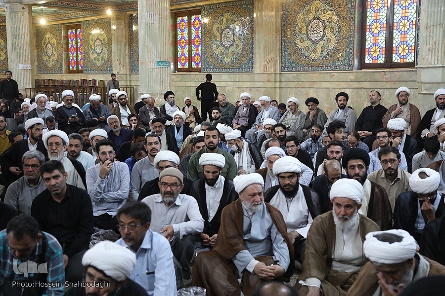 مراسم تشییع استاد فلسفه و حکمت ایران در قم برگزار شد