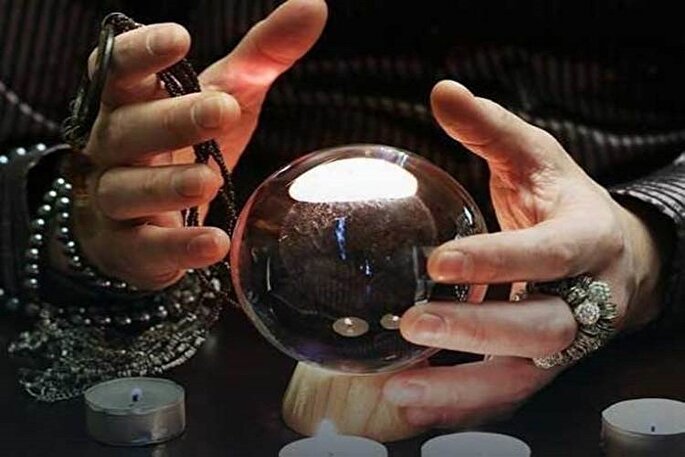 دست درازشده به سوی فالگیر، بی‌بهره از حیات معنوی است