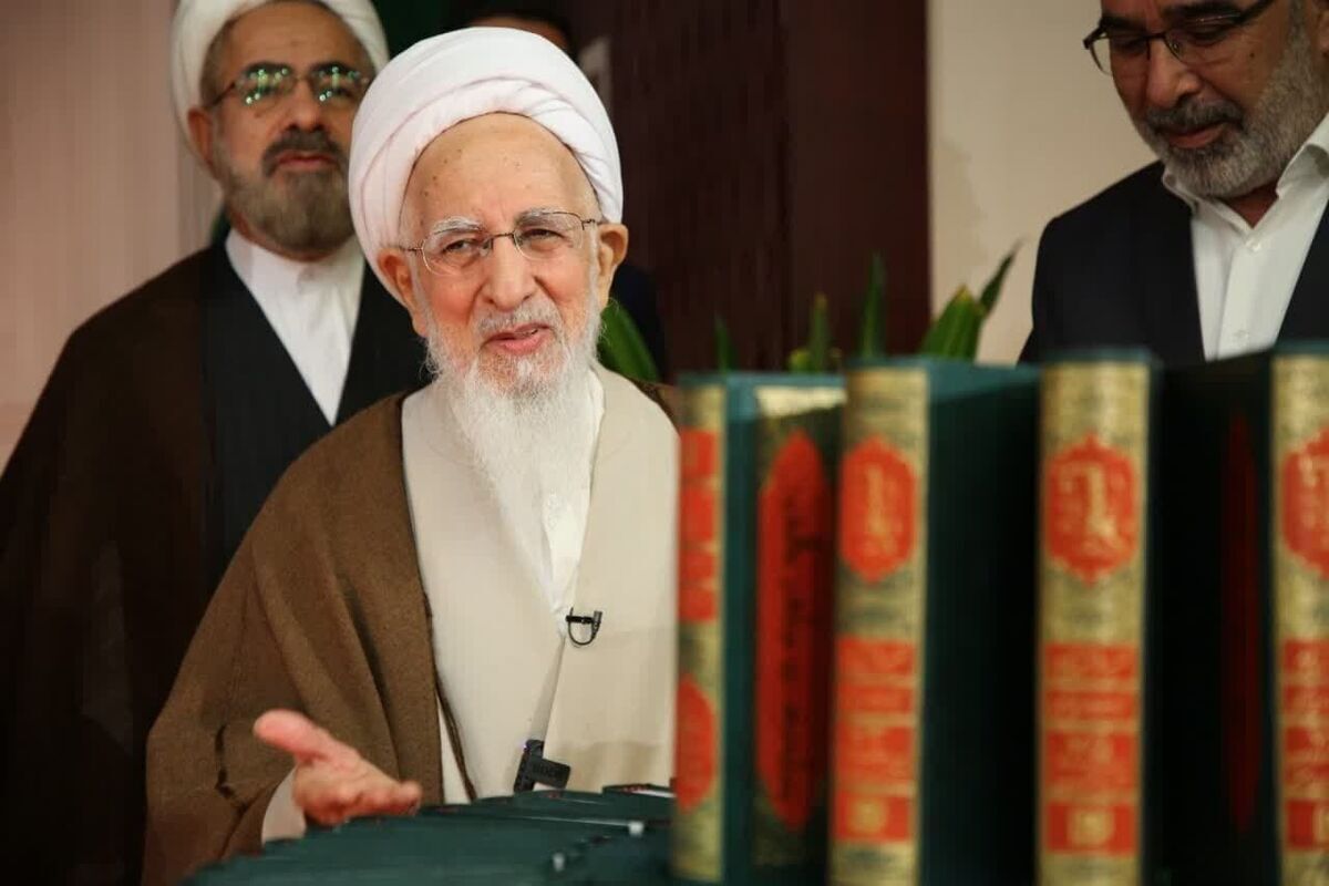 علم کافی نیست؛ جامعه علاوه بر عالم شدن باید عاقل شود