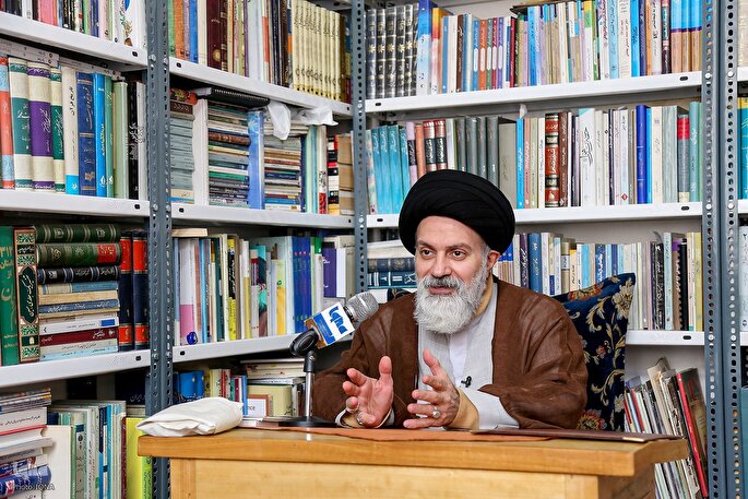 اخلاص و عاملیت؛ راز تأثیر کلام آیت‌الله فاطمی‌نیا بر مخاطبان + فیلم