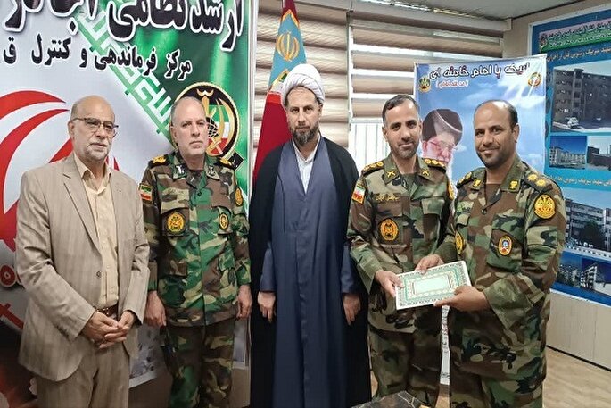 مسئول دارالقرآن‌الکریم ارتش لرستان تکریم شد