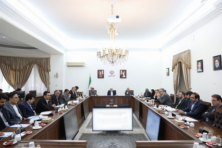 جلسه کارگروه شعار سال با حضور عارف جلسه کارگروه شعار سال با حضور عارف