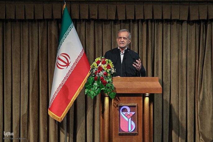 آینده را باور انسان‌ها و تلاش نسل جوان می‌سازد