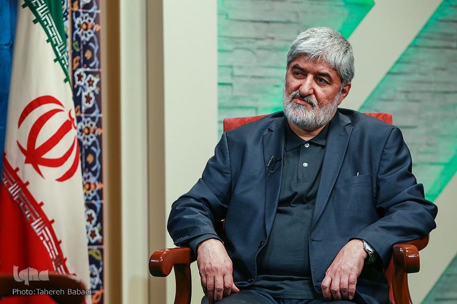 شهید مطهری اسلام را جزء عناصر ملی ایرانیان می‌داند