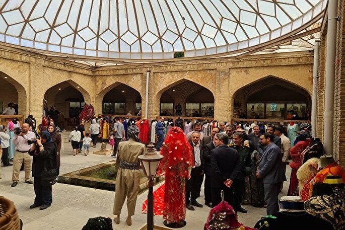 نمایشگاه لباس کُردی؛ رستاخیزی از رنگ‌ها و نقش‌ها در قلب تاریخ کردستان