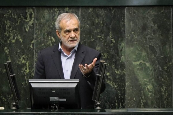 دشمن با ترور و جنایت نمی‌تواند ملت ایران را از صحنه خارج کند