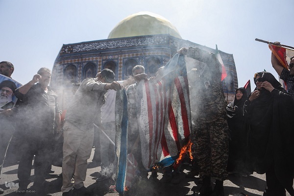 مصاحبه موضوعی حوادث اخیر(4)////آگاهی‌بخشی به نسل جوان در برابر خائنان وطن امری ضروری است