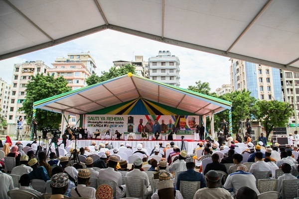 برگزاری محفل بزرگ قرآنی در دارالسلام تانزانیا + فیلم و عکس