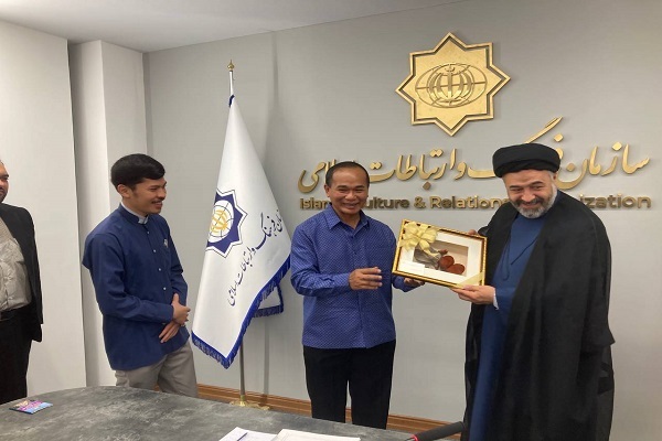 تجارب ایران در زمینه نسخههای خطی قرآن برای تایلند باارزش است تجارب ایران در زمینه نسخههای خطی قرآن برای تایلند باارزش است