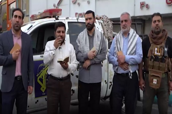 روایتی از حضور جامعه قرآنی در بین بسیجیان حافظ امنیت + فیلم