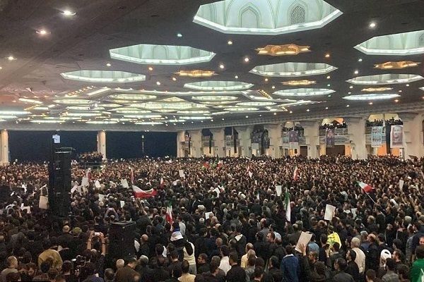 مراسم بزرگداشت شهدای اقتدار در مصلای امام خمینی(ره) آغاز شد مراسم بزرگداشت شهدای اقتدار در مصلای امام خمینی(ره) آغاز شد