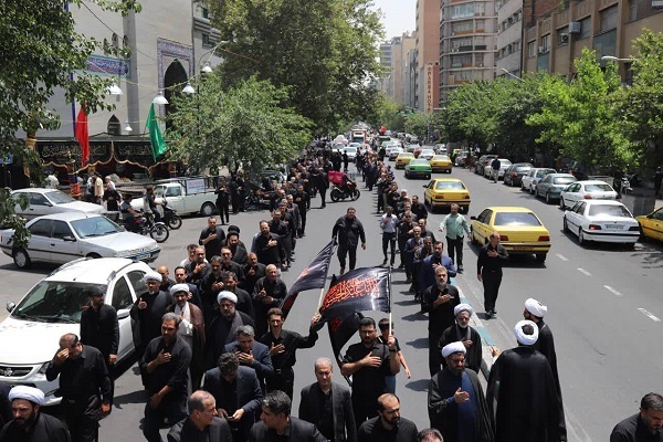 عرض ارادت اهالی خیابان آیت‌الله طالقانی به ساحت سیدالشهدا(ع)